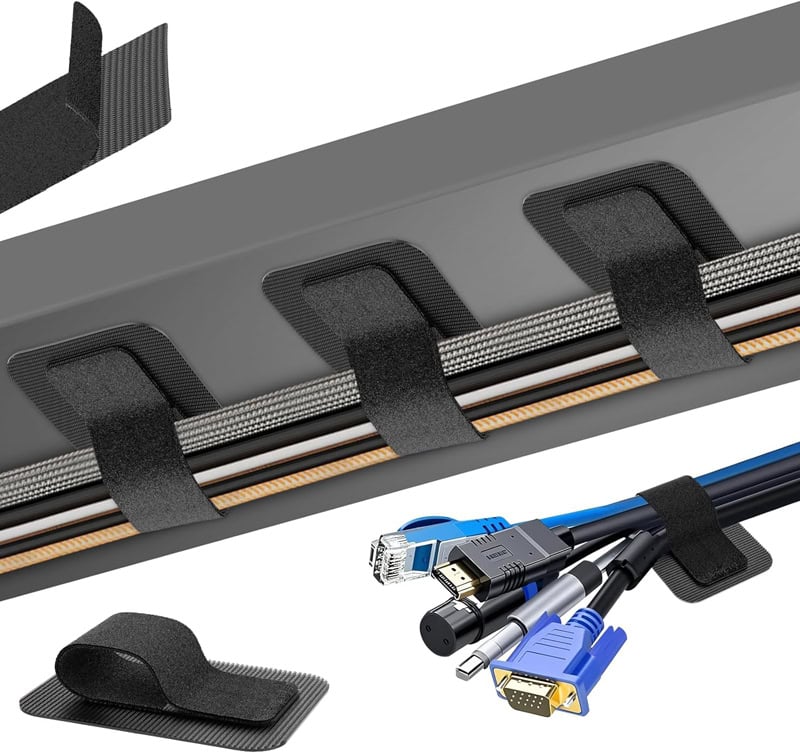 Organiseur de câbles sous bureau avec attaches auto-agrippantes réglables et supports adhésifs.