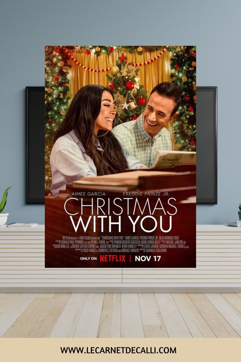 Affiche du film Christmas With You sur Netflix avec un couple devant un sapin de Noël décoré
